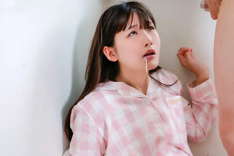 Anh trai ghen khi em người yêu có bạn gái nên luôn bắt em ấy làm tình