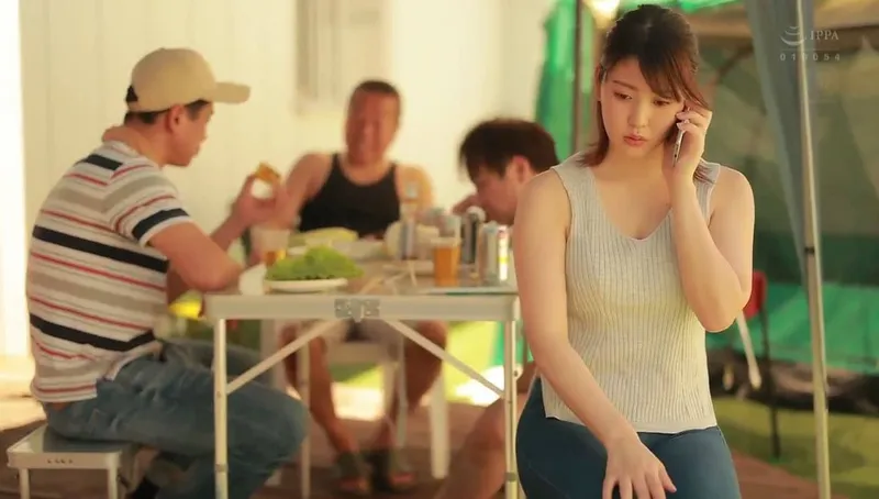 ông chồng khờ để vợ tham gia sự kiện cắm trại với mấy gã hàng xóm và cái kết
