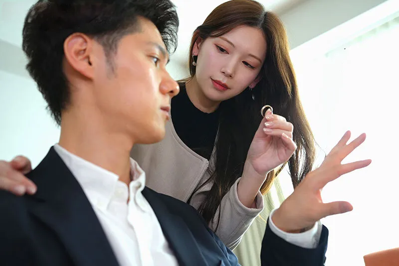 Người vợ đi đi chơi, ông chồng ở nhà bị nhỏ em người vợ gạ nắc không trượt phát nào